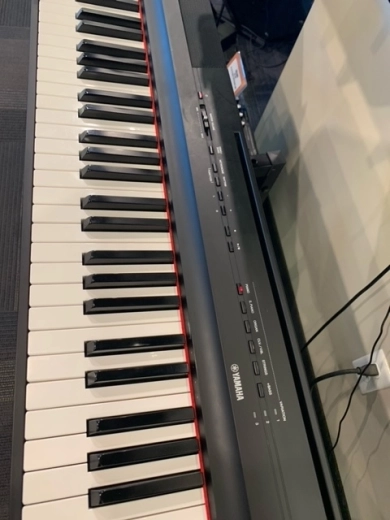 Yamaha - P125 B 3